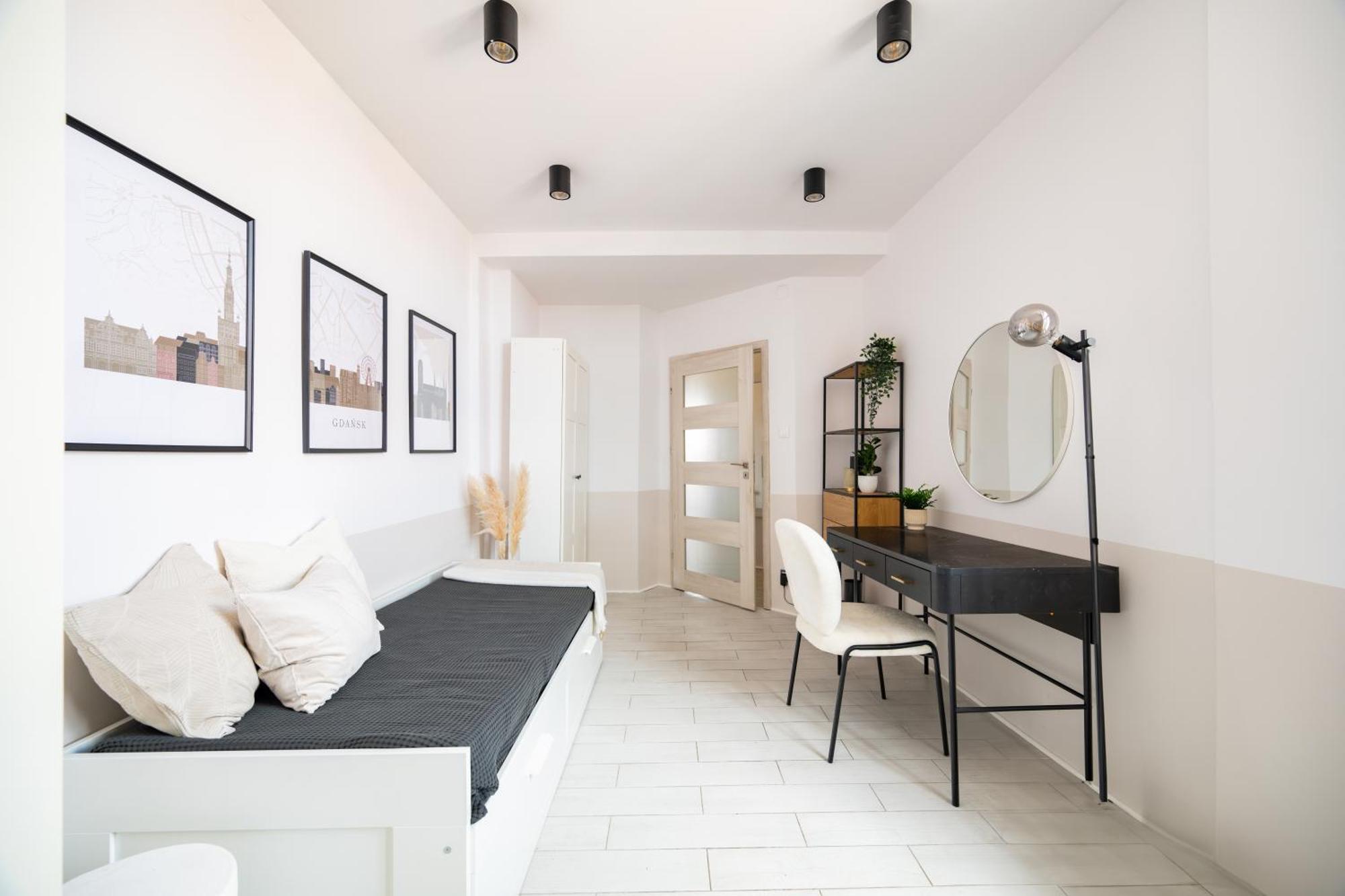 Stunning Apartment With Balcony กดัญสก์ ภายนอก รูปภาพ