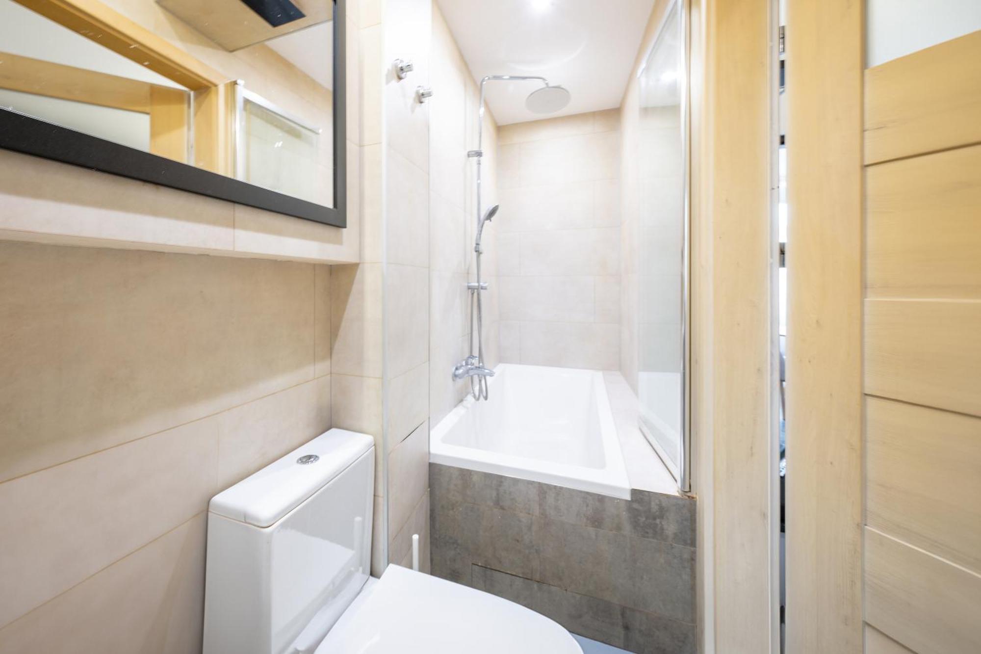 Stunning Apartment With Balcony กดัญสก์ ภายนอก รูปภาพ